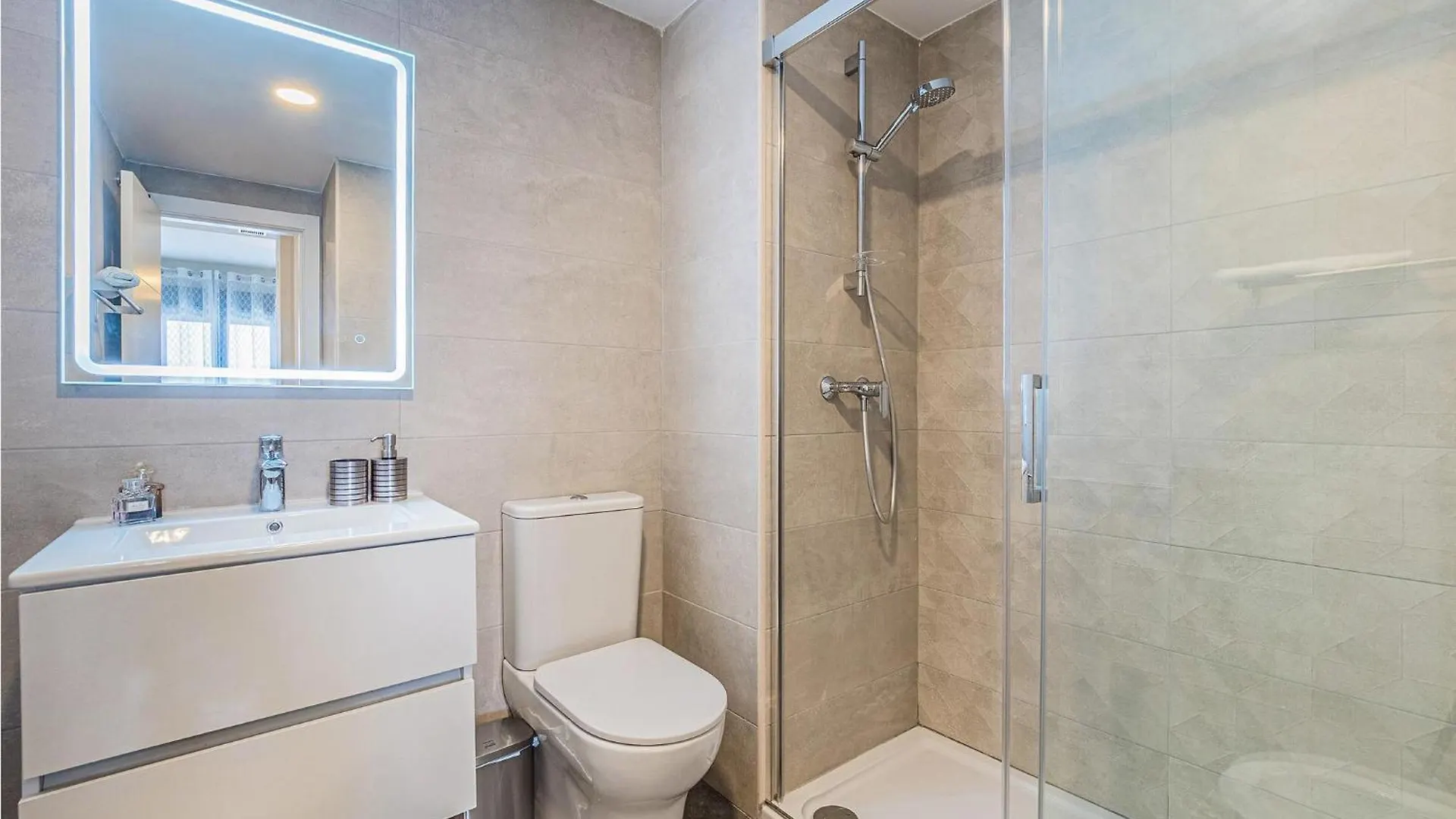Beautiful Apartment In Sevilla With Wifi 0*, Seville