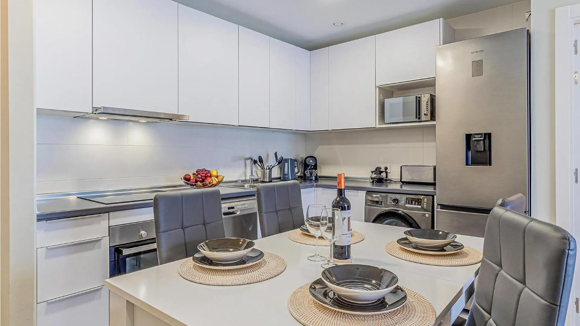 Beautiful Apartment In Sevilla With Wifi Spain
